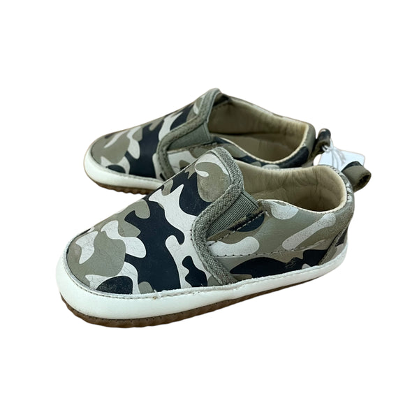 Little Bipsy | Camo Crib Shoes | 4 Infant