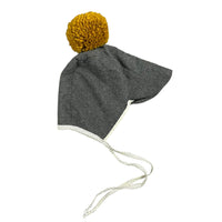 Pom Pom Bonnet