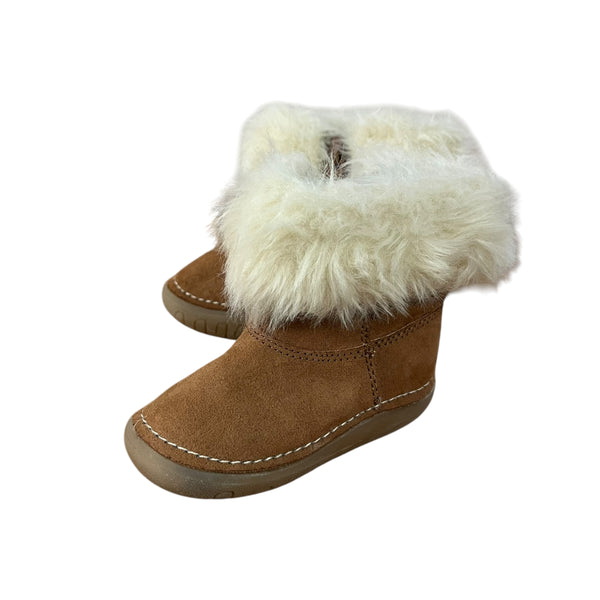 OshKosh | Furry Boots | 3 Infant